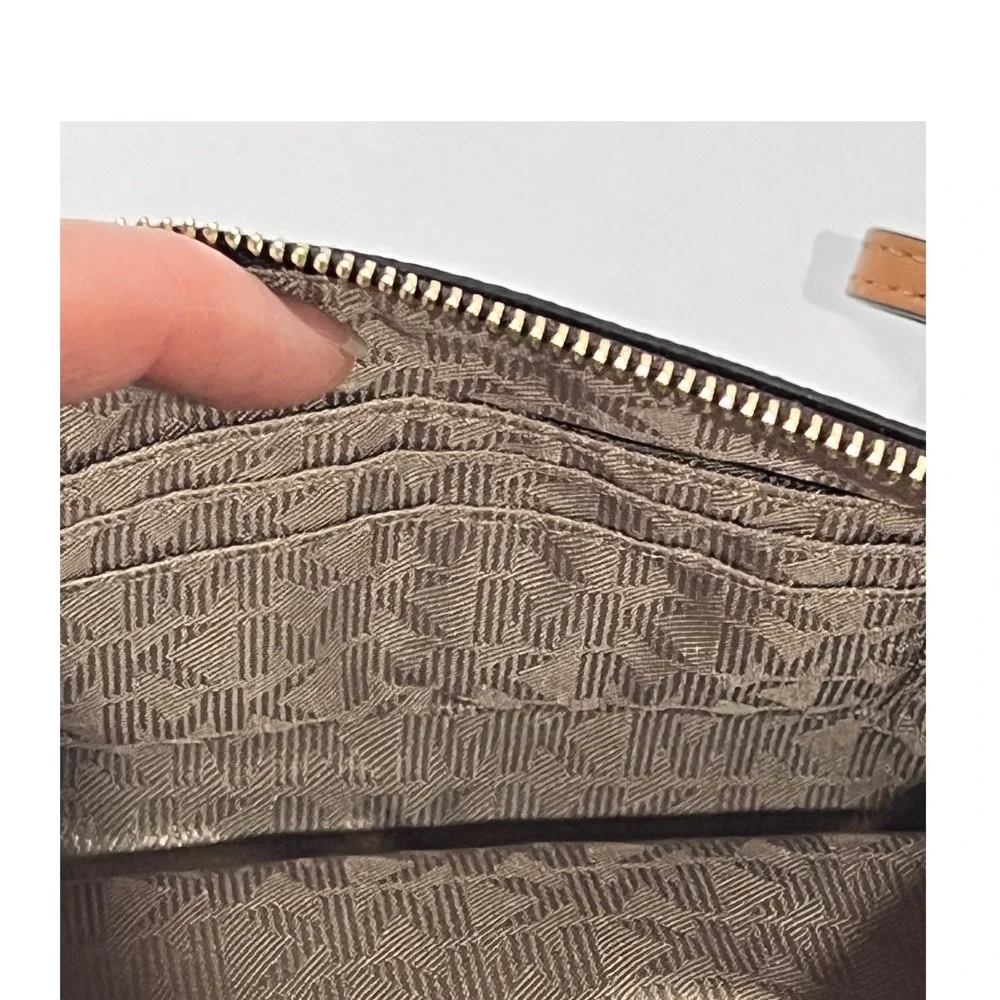 Michael Kors Jet Set Large East West Leather Wristlet Brown Logo Monogram Clutch